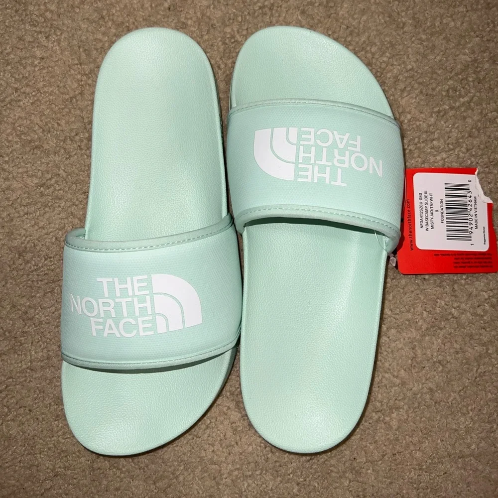 North Face Slides - Picture 2 of 8